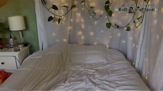 Race Play Wow Hot babe having a hard bang session with a stranger